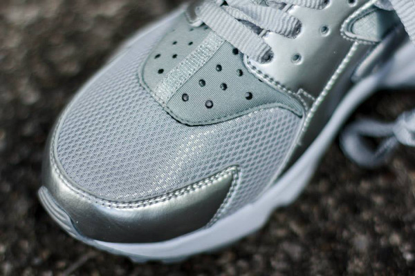Nike Air Huarache \u0027Silver\u0027 (argentée) (8)