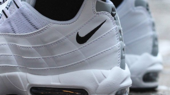 air max 95 blanche au pied air max 95 blanche au pied