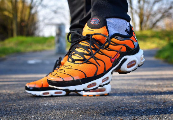 air max plus orange tiger