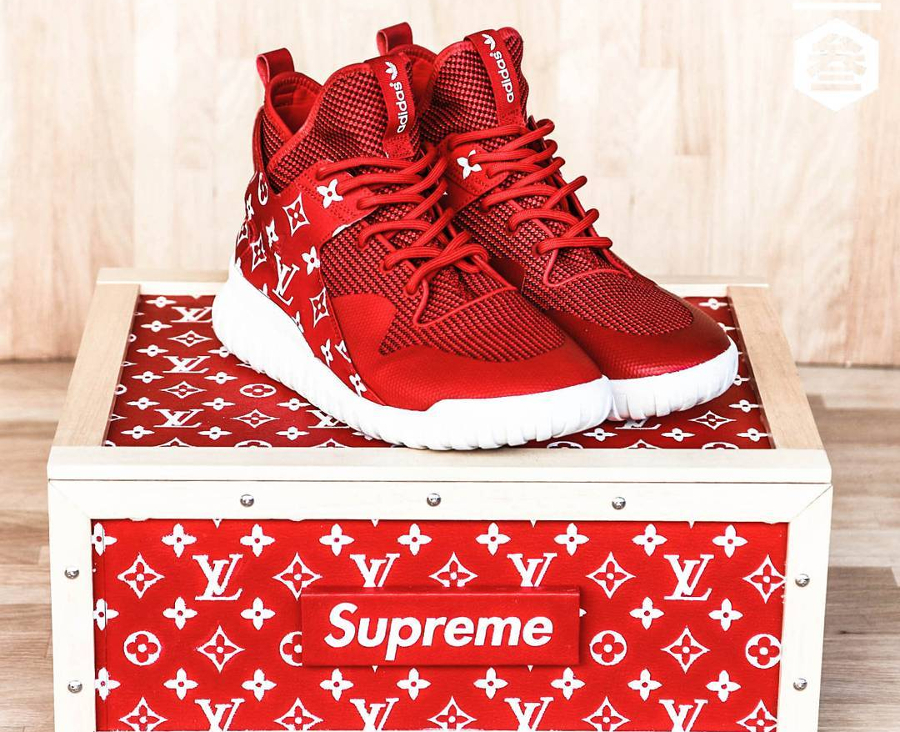 Supreme x Louis Vuitton x Adidas NMD R1 &#39;Triple Red&#39;