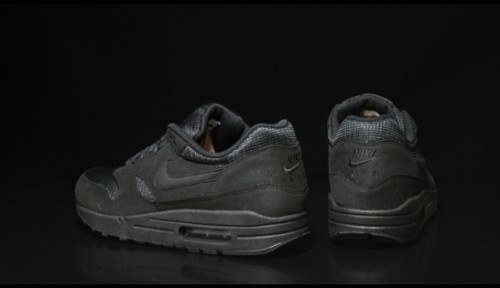 nike-air-max-1-black-2010