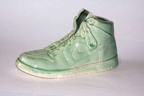 sculpture-nike-dunk-en-céramique-3