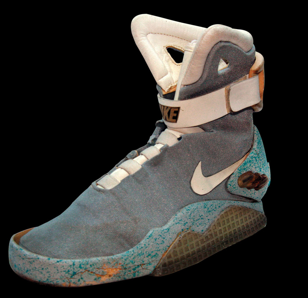 universal nike mags