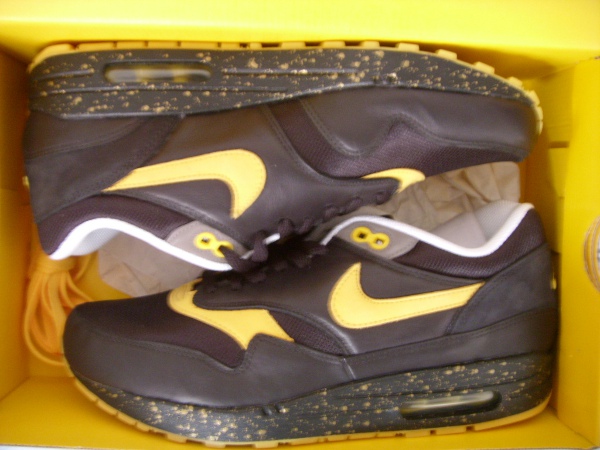 nike-air-max-1-livestrong- (9)