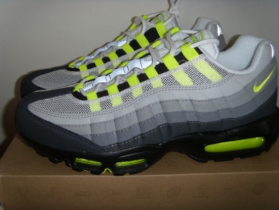 nike-air-max-95-neon-retro-2009-6