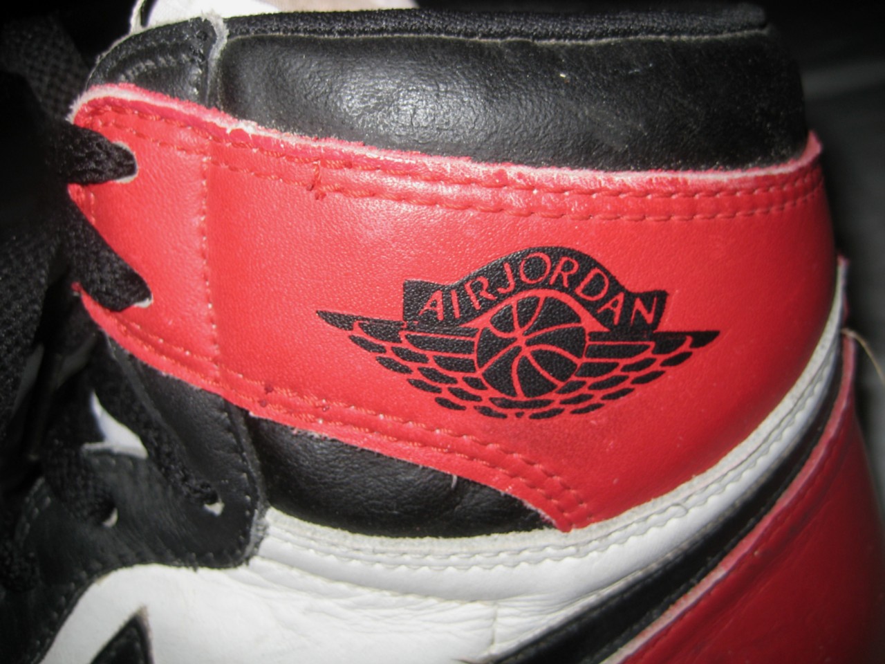 Air Jordan 1 OG 1985 Black Red White