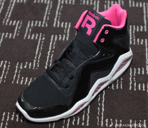 nike grey coral flex black pink color