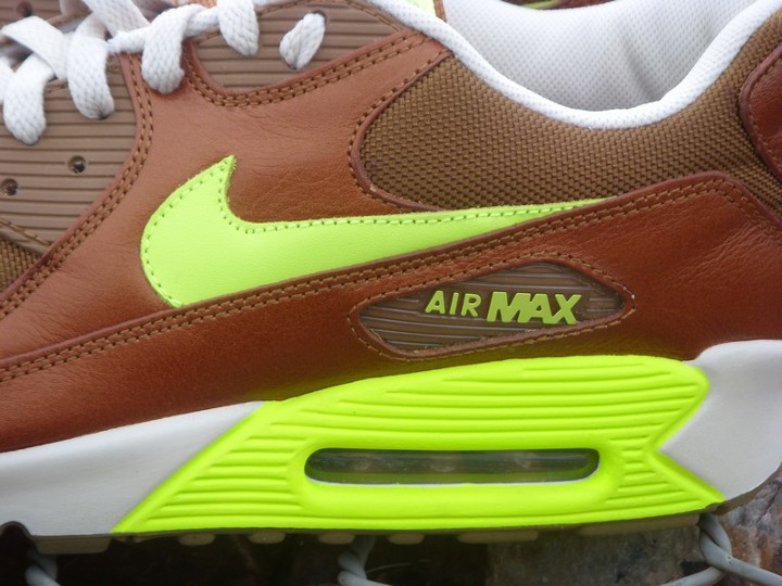 Nike Air Max 90 Umber / Volt Birch