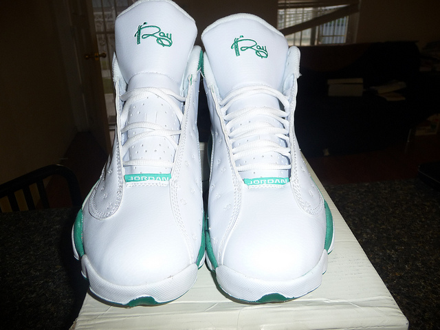 Fake (contrefaçon) de la Air Jordan 13 (XIII) Ray Allen