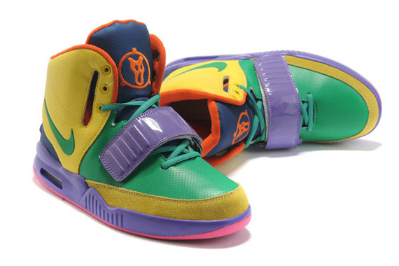 Contrefa ons des chaussures Nike Air Yeezy 2 Basket de Kanye West
