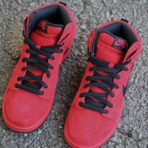 red devil nike sb dunk high red black suede 3 210x210