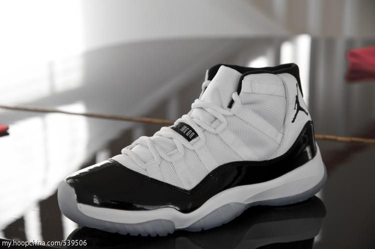 Air Jordan 11 Concord