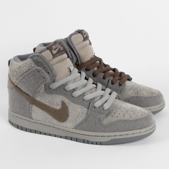 Nike SB Dunk High Premium Tauntauns