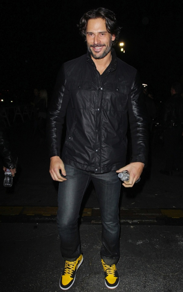 Joe Manganiello en Air Jordan 1 Beginning Moment