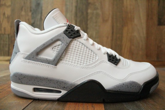 Air Jordan 4 White / Black Cement Grey