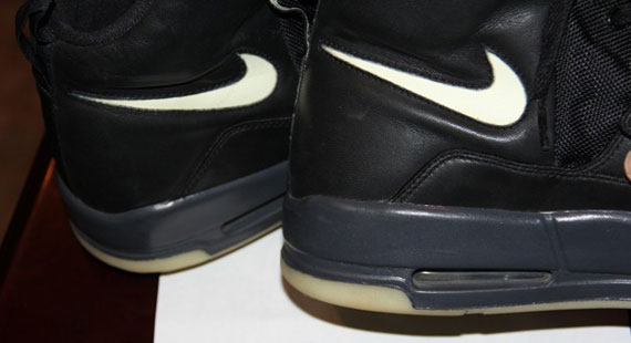 Nike Air Yeezy Grammy : au moins 9500 dollars