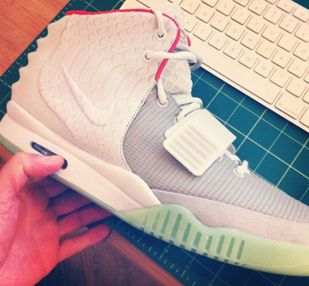 nike air yeezy 2 pure platinum new images 2