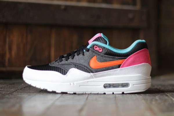 Nike Air Max 1 Social Status 