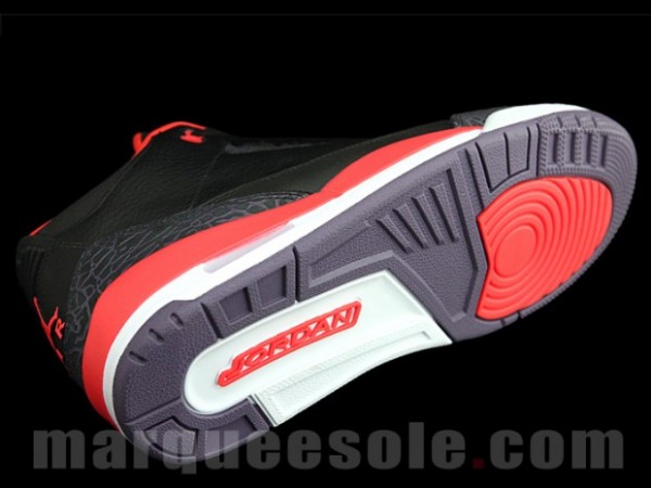 Air Jordan 3 Black/Bright Crimson-Purple