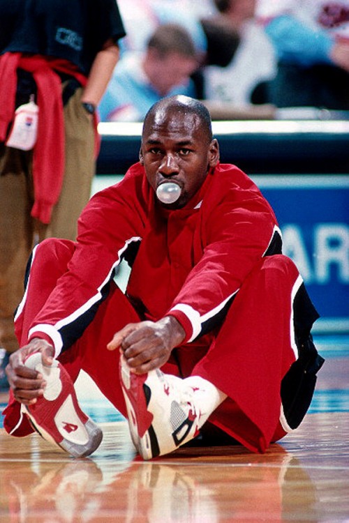Air Jordan IV : 14 photos de Michael Jordan en action