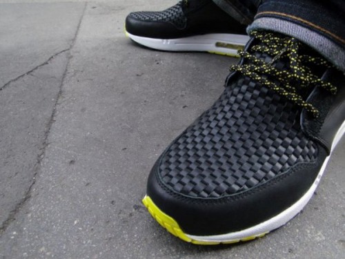 chaussure nike tressé