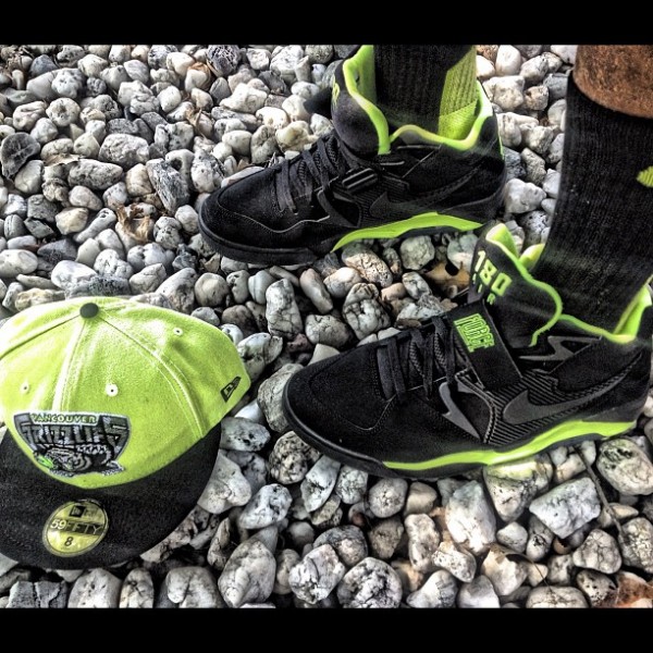 Nike Air Force 180 Mid Black/Volt