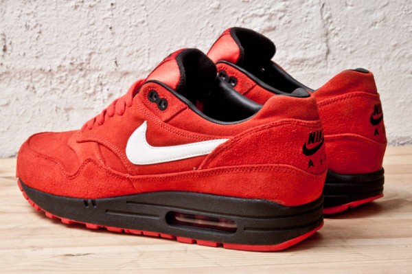 Nike Air Max 1 Blood Sports