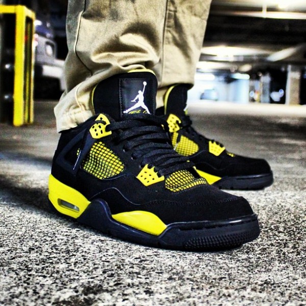 Air Jordan 4 Thunder 