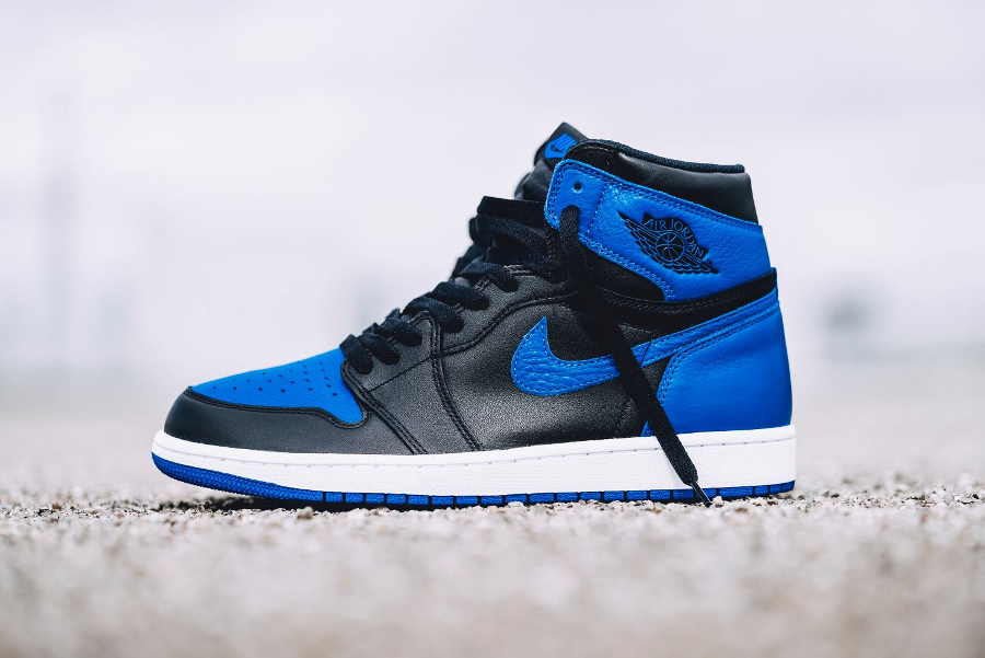 Basket-aj1-og-bleu-noire-2