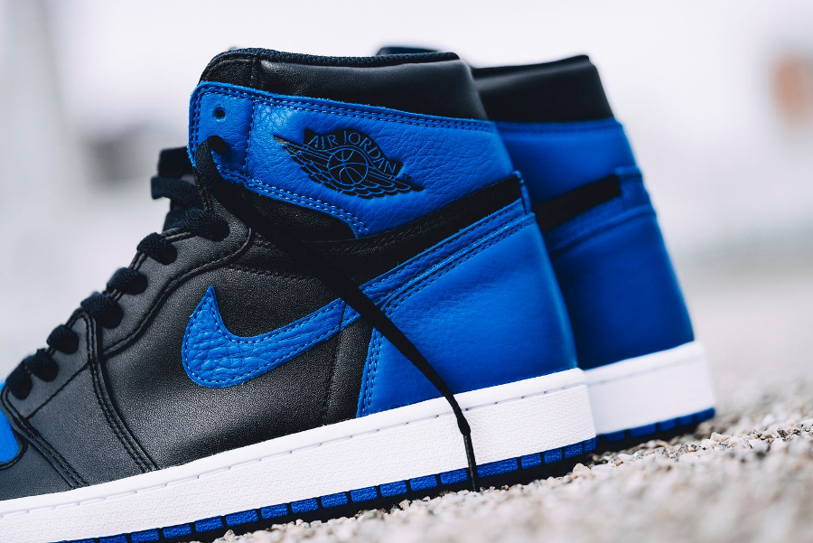 Basket-aj1-og-bleu-noire-4