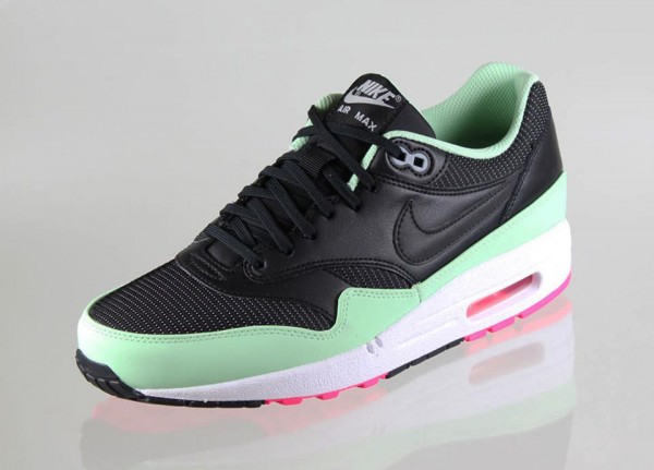 Nike Air Max 1 FB Yeezy 