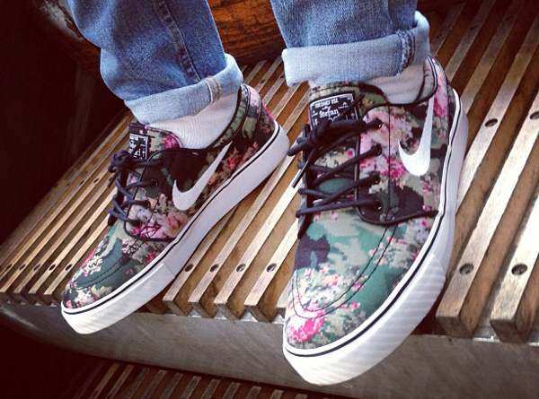 Nike Janoski SB Digi Camo Floral