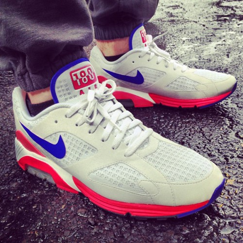 nike 180 noir