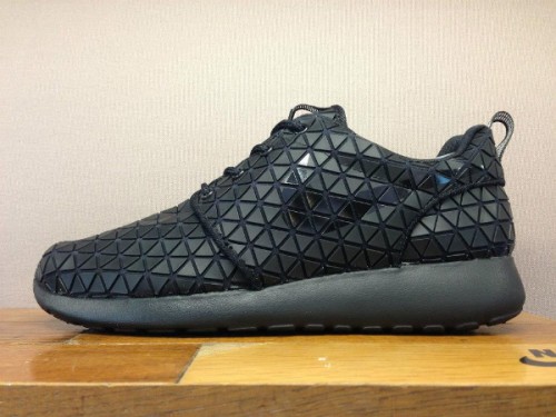 nike roshe run metric qs
