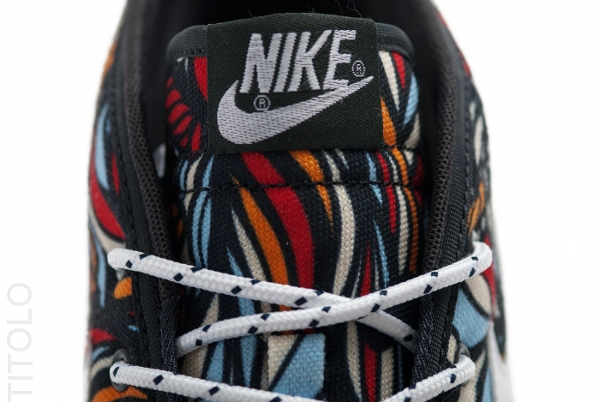 Nike Toki Textile