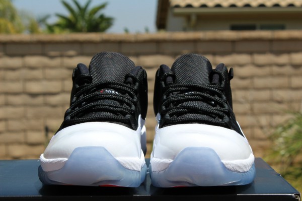 Air jordan 11 Low White Black True Red