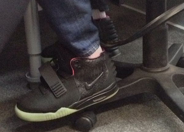 Nike Air Yeezy 1 2 10 photos de fakes !