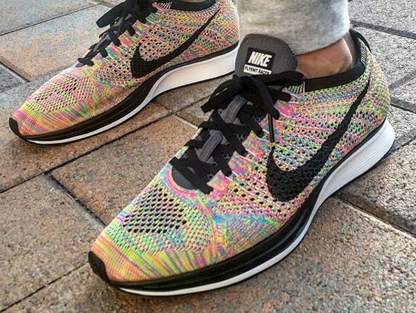 Basket Nike Flyknit Racer Multicolor 3.0 Rainbow Grey Tongue (2)