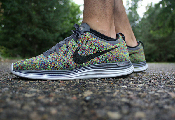 nike flyknit multicolor lunar