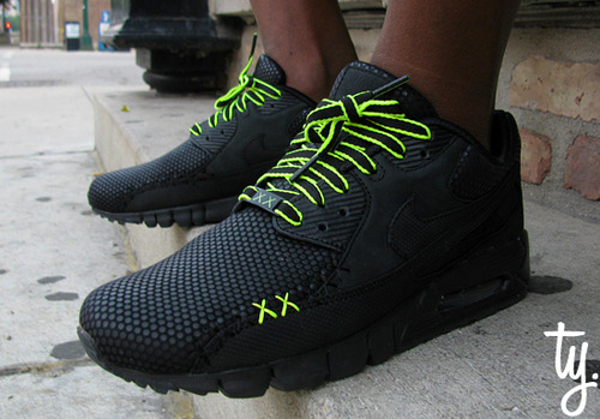 kaws am90