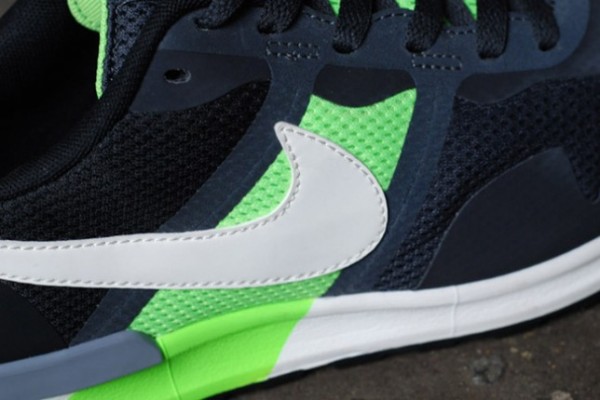 nike-air-pegasus-black-flash-lime-4