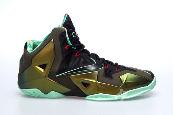 Nike Lebron 11