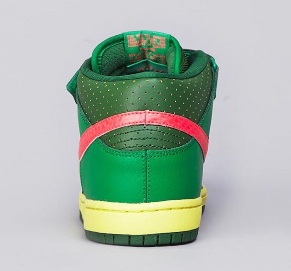 nike-dunk-mid-pro-sb-green-lucky-3