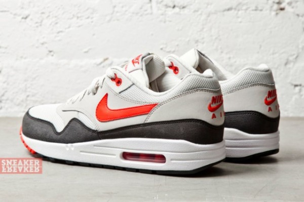 NIKE-AIR-MAX-1-ESSENTIAL-LIGHT-BONE-CHALLENGE-RED-3