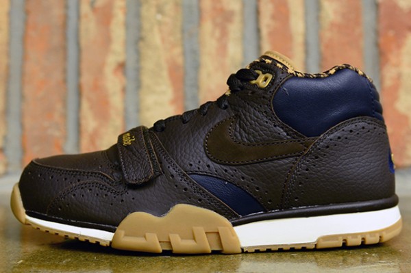 Nike-Air-Trainer-Velvet-Brown-Profile