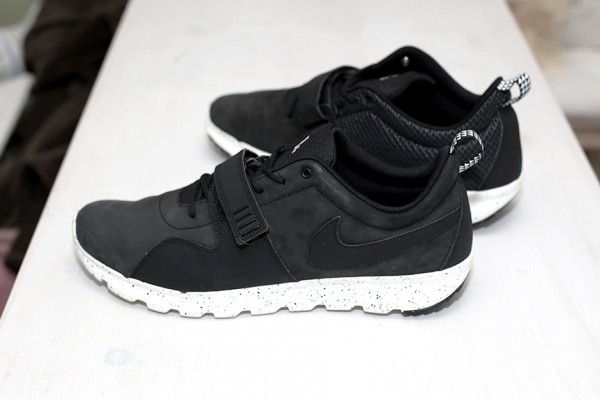 Nike SB Trainerender ACG Black & White 2014 (3)