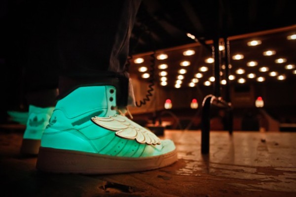 adidas-js-wings-glow-in-the-dark-markety