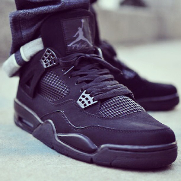 Air Jordan 4 Black Cat par Beja