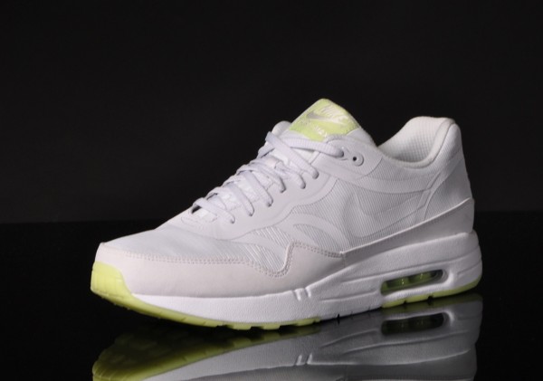 nike-air-max-1-cmft-tape-glow-in-the-dark-3