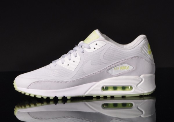 nike-air-max-90-cmft-tape-glow-in-the-dark-4